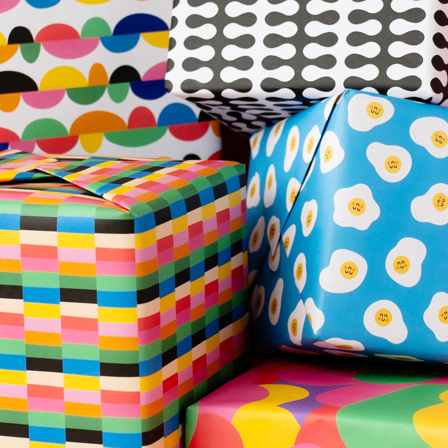 Trippy Pattern Gift Wrap - Mono
